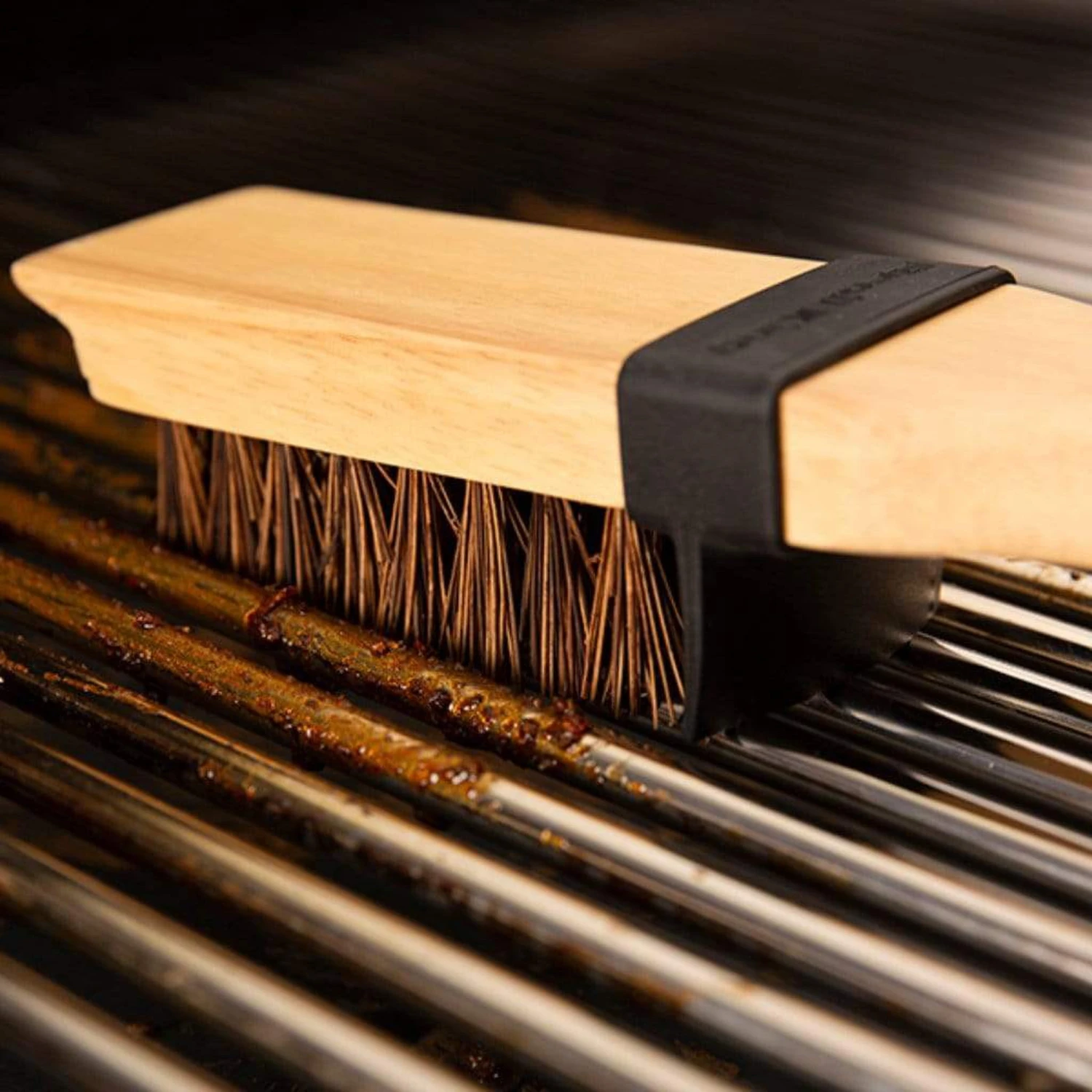 Broil King 20" Heavy Duty Palmyra Bristles Wood Grill Brush - Image 3