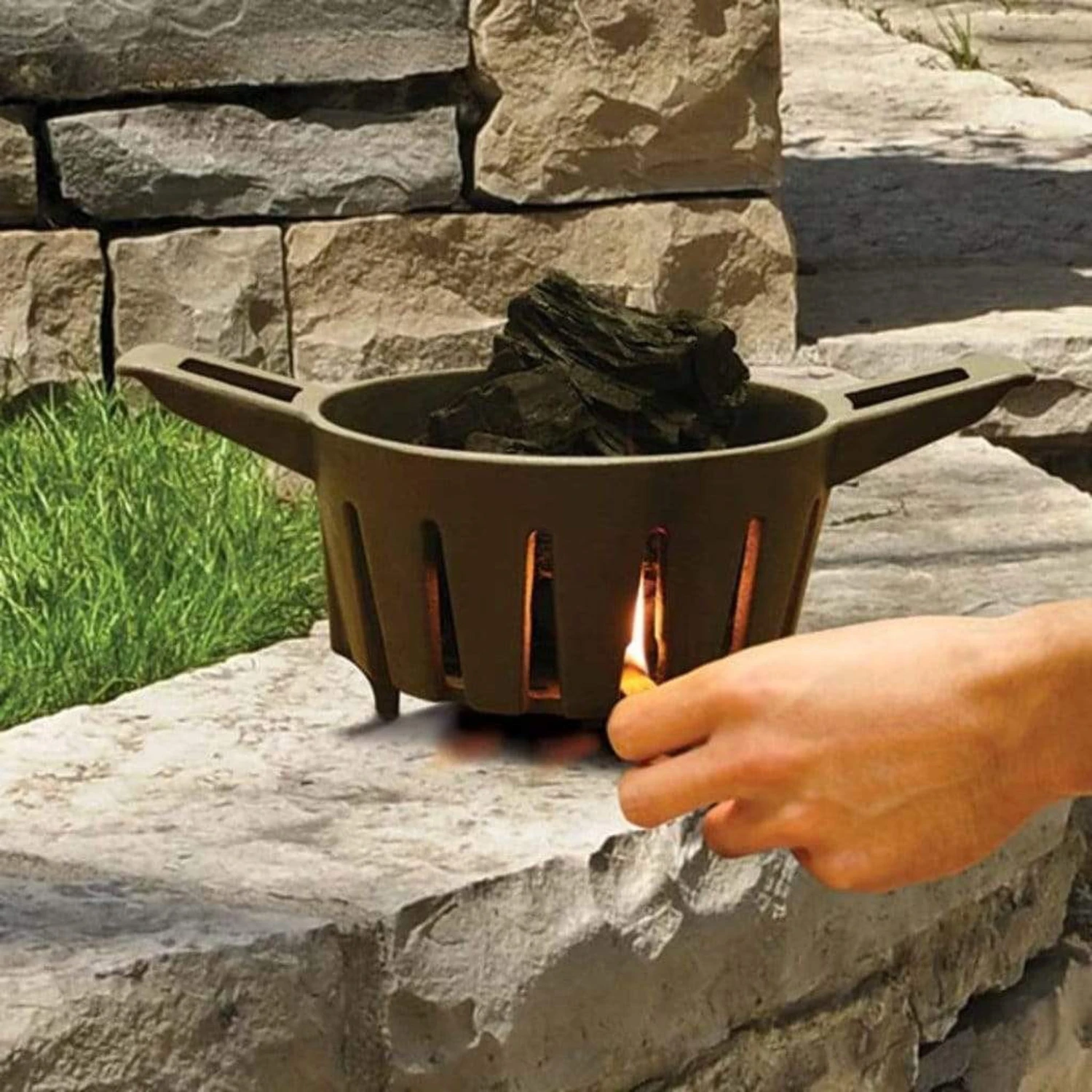 Broil King Premium Hardwood Lump Charcoal - Image 3