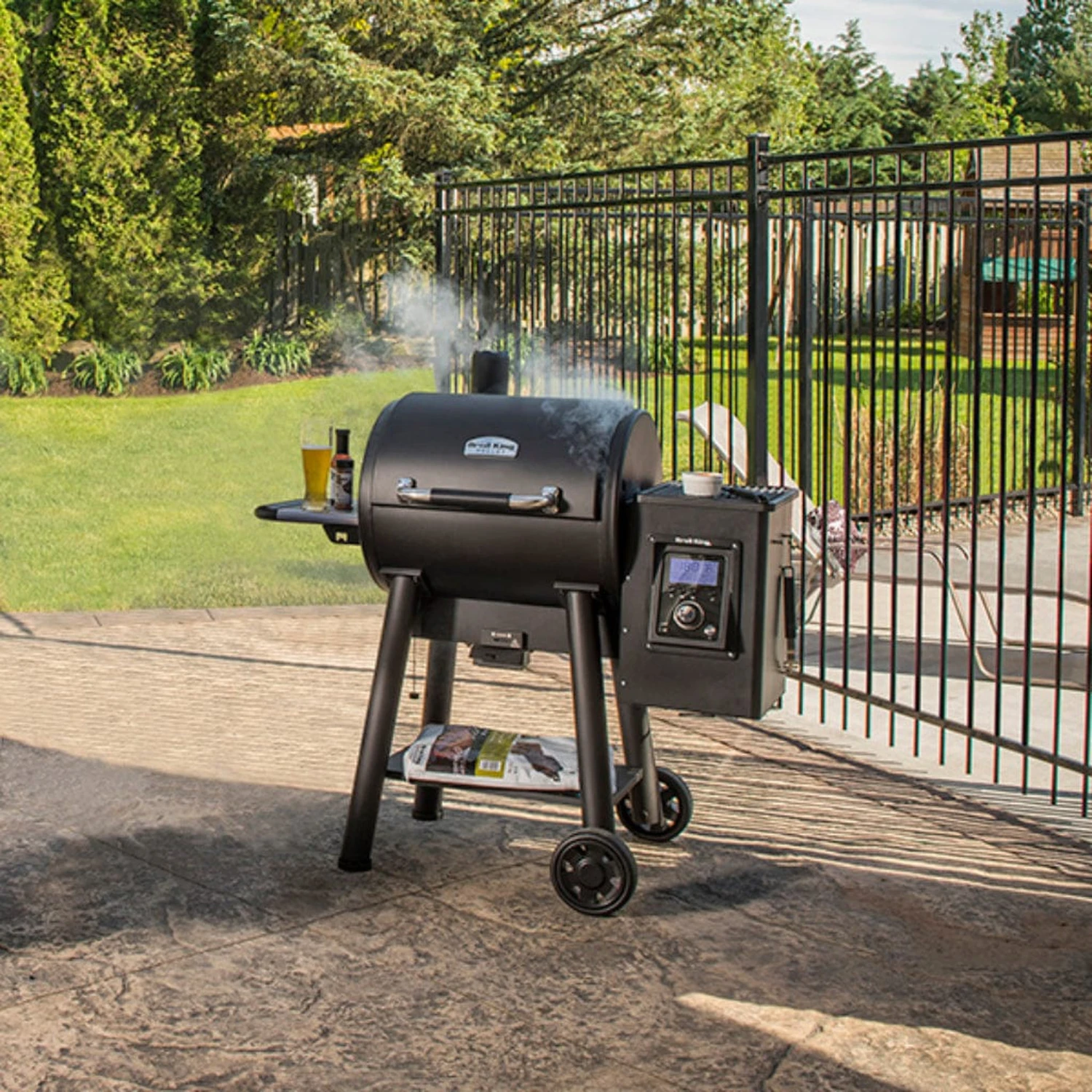 Broil King Smoke 52" Black Regal 400 Wi-Fi & Bluetooth Controlled Pellet Smoker/Grill - Image 4